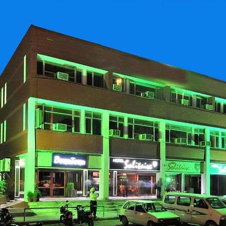 Hotel Solitaire Chandigarh - 10 Mins From Railway Station Ngoại thất bức ảnh