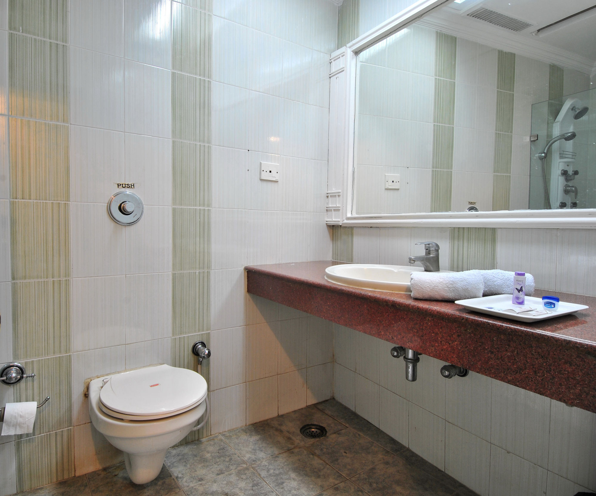Hotel Solitaire Chandigarh - 10 Mins From Railway Station Ngoại thất bức ảnh